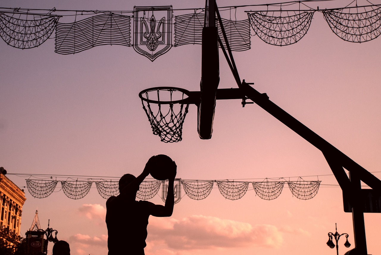 篮球巨星保罗，从街头走向NBA的传奇之路