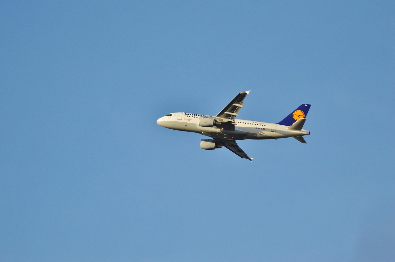 全球最新航班动态与航空运输发展趋势解析